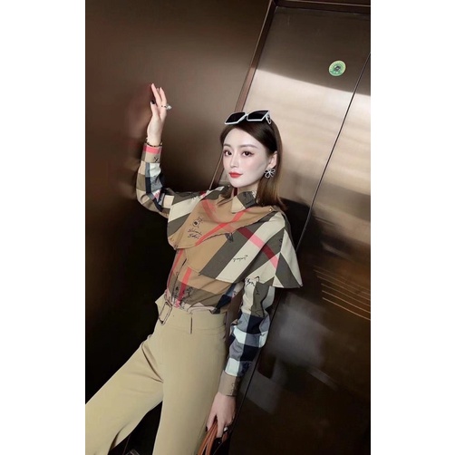Áo sơ mi nữ vai cách hoa hoạ tiết kẻ thương hiệu thời trang cao cấp Burberry BBR
