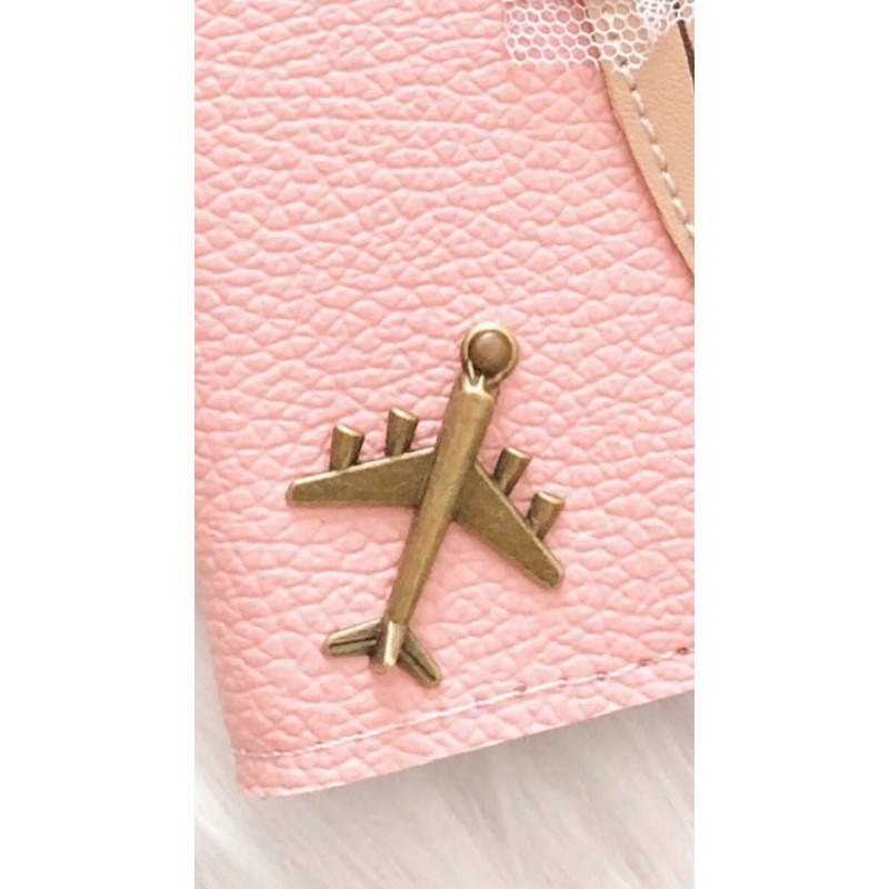 Charm máy bay đính ví, logo máy bay gắn thêm lên passport, phù điêu gắn vỏ hộ chiếu