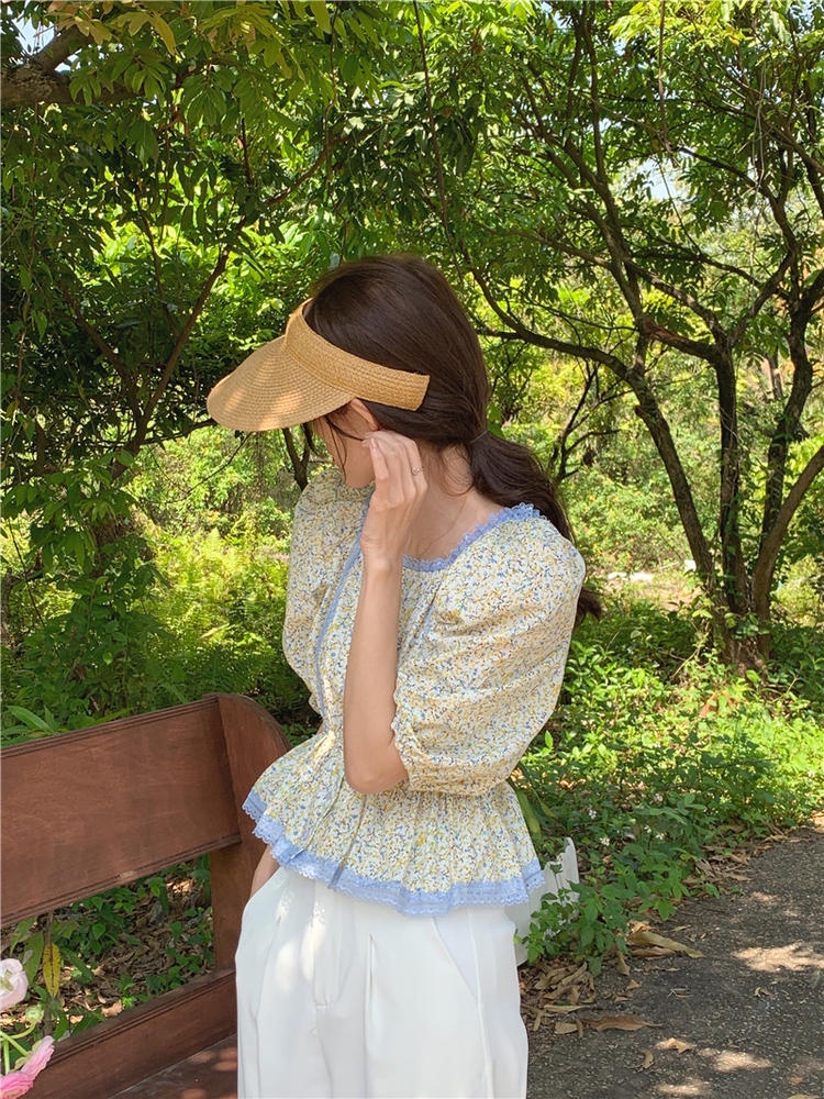 Áo Kiểu Tay Ngắn Cổ Vuông Phối Ren Hoa Thời Trang 50903