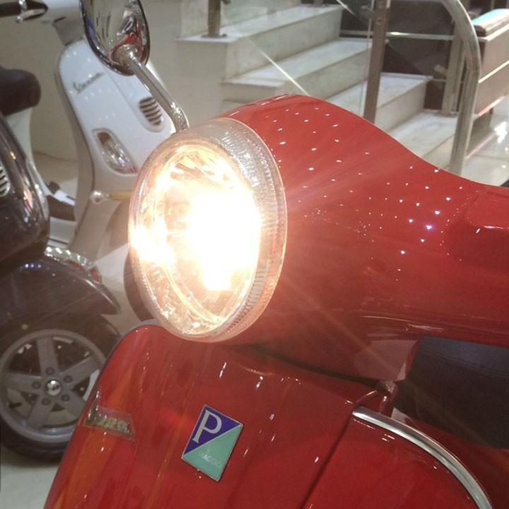 Pha đèn xe máy VESPA LX có bóng đèn, ánh sáng vàng siêu sáng - S370