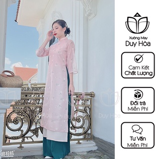 Áo dài cách tân 4 tà von tơ mềm, hoạ tiết hoa cúc thêu nổi, cổ vuông tay lỡ trẻ trung