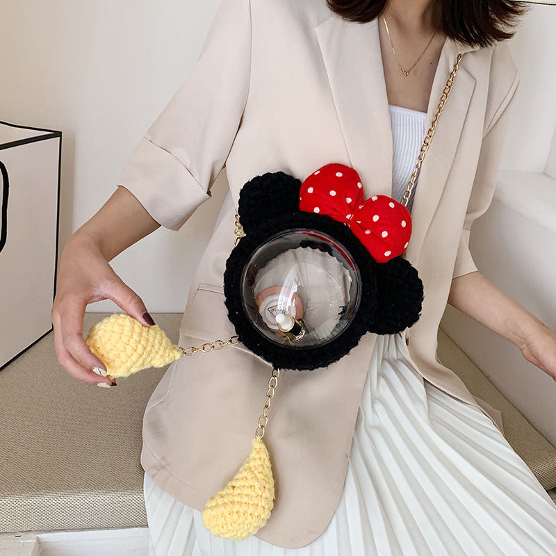 Người nổi tiếng cùng phong cách Túi dệt kim tay Mickey nữ Hyuna trong suốt thành phẩm tròn nhỏ đeo vai Xiên
