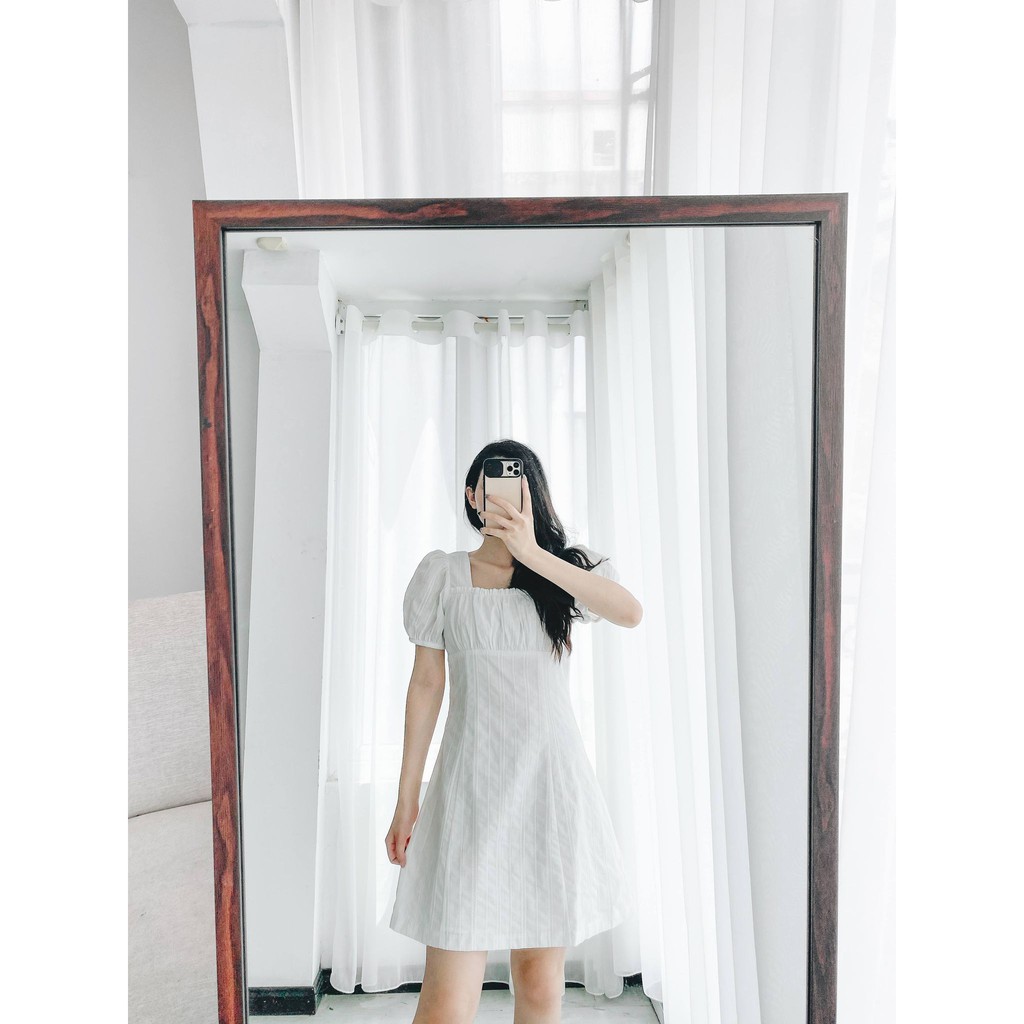 [Mã SKAMA06 giảm 8% tối đa 50K đơn 250K] Váy Chất Vải Đũi Ren Màu Trắng Dáng Cổ Vuông Có Nhún Ngực [Madelen] | BigBuy360 - bigbuy360.vn