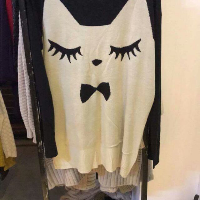 Len và đầm chị nền hồng