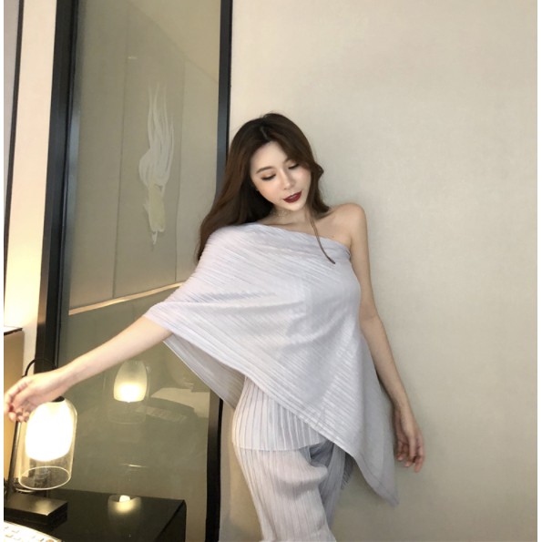 BỘ LỆCH VAI PHONG CÁCH THÁI / SÉT QUẦN ÁO HỞ VAI TẠO ĐƯỢC NHIỀU KIỂU DÁNG.