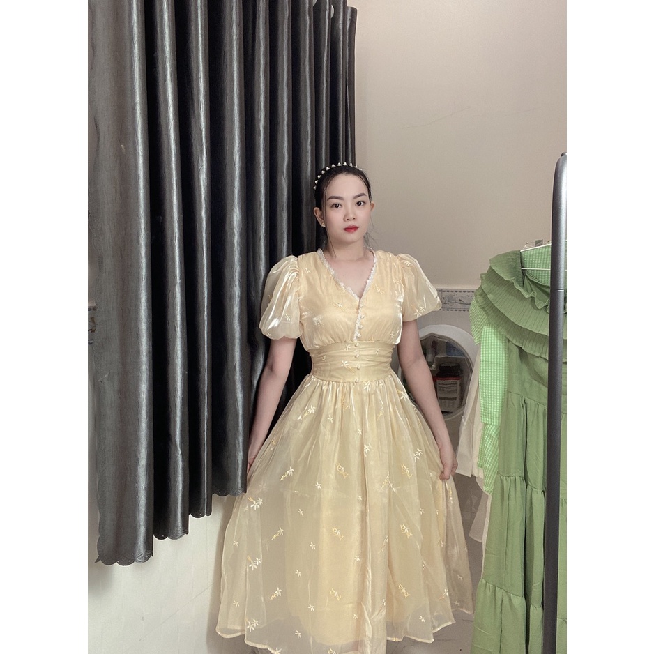 Đầm thiết kế bo chun nền hoa thêu sang trọng tơ ánh kim