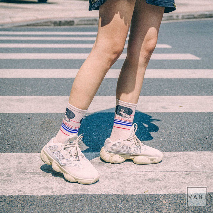 Tất Vớ Nam Nữ Cao Cổ Họa Tiết Chú Thỏ Whiter Abbti Phong Cách Unisex - Vani Store [TAT00094]