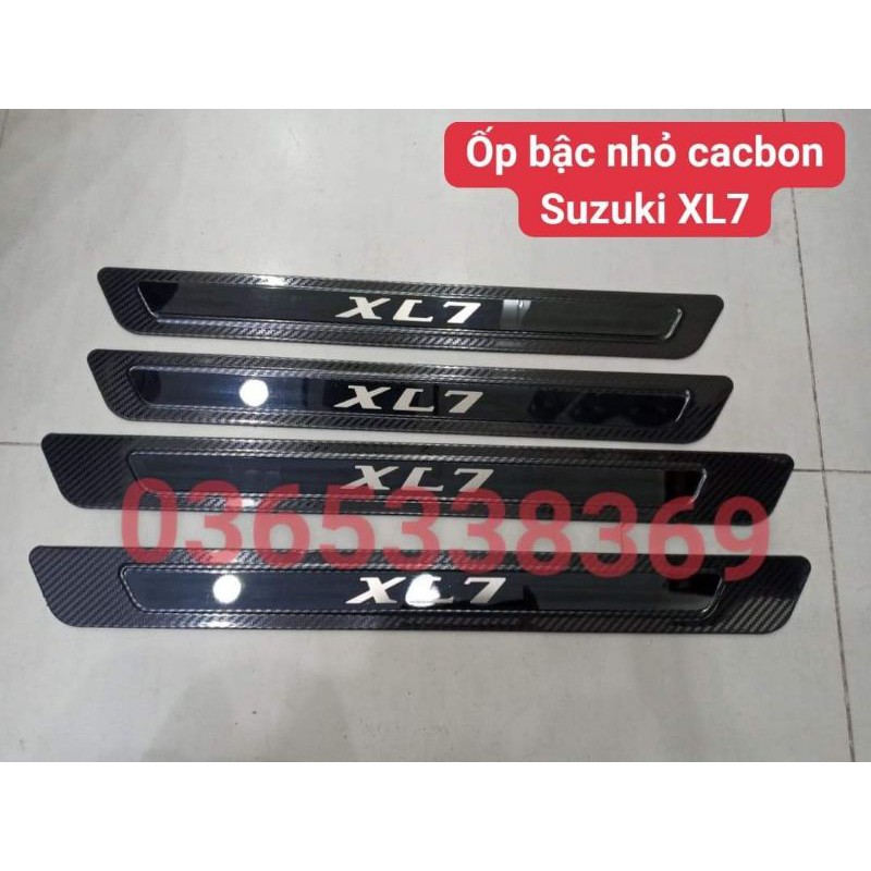 ỐP CHỐNG XƯỚC BẬC CỬA TRONG NGOÀI TITAN, CACBON SUZUKI XL7