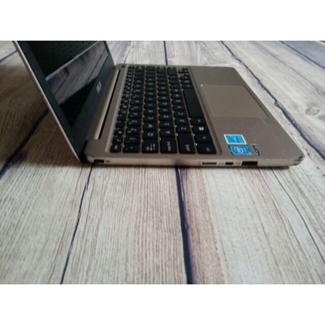 Laptop cũ Asus mini EH200H | BigBuy360 - bigbuy360.vn