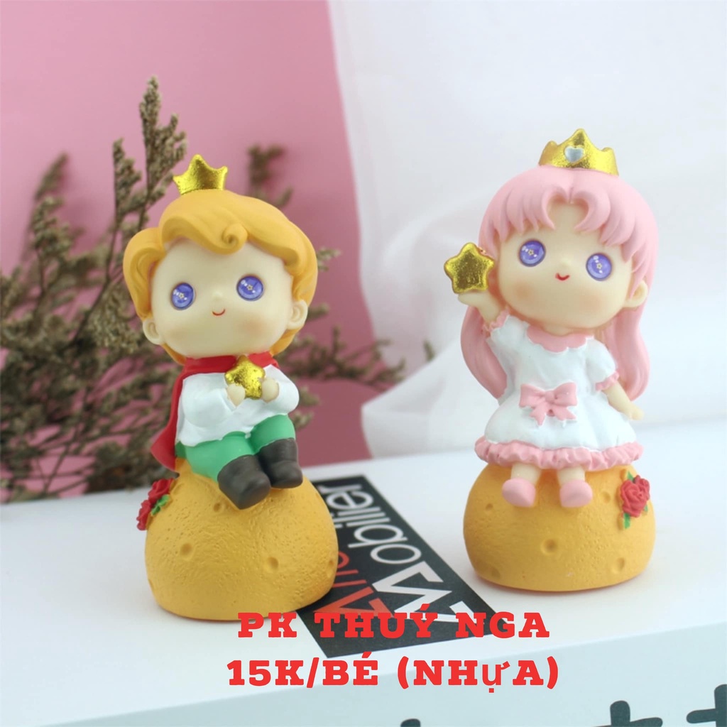 HOÀNG TỬ VÀ CÔNG CHÚA NGỒI QUẢ TRANG TRÍ BÁNH KEM