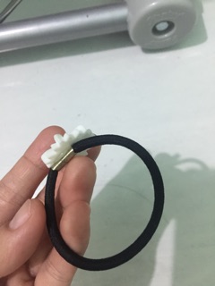 Cột tóc hoa cúc trắng 1k