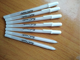 Bút trắng TOUCH MARK