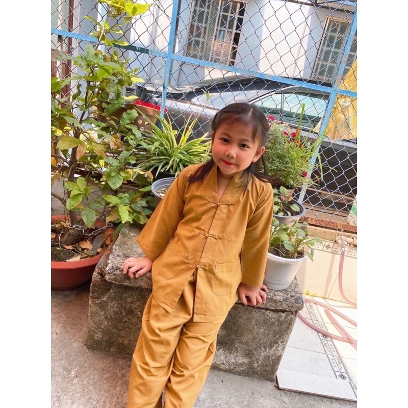 Mẩu đi chùa LA HÁN Em BÉ