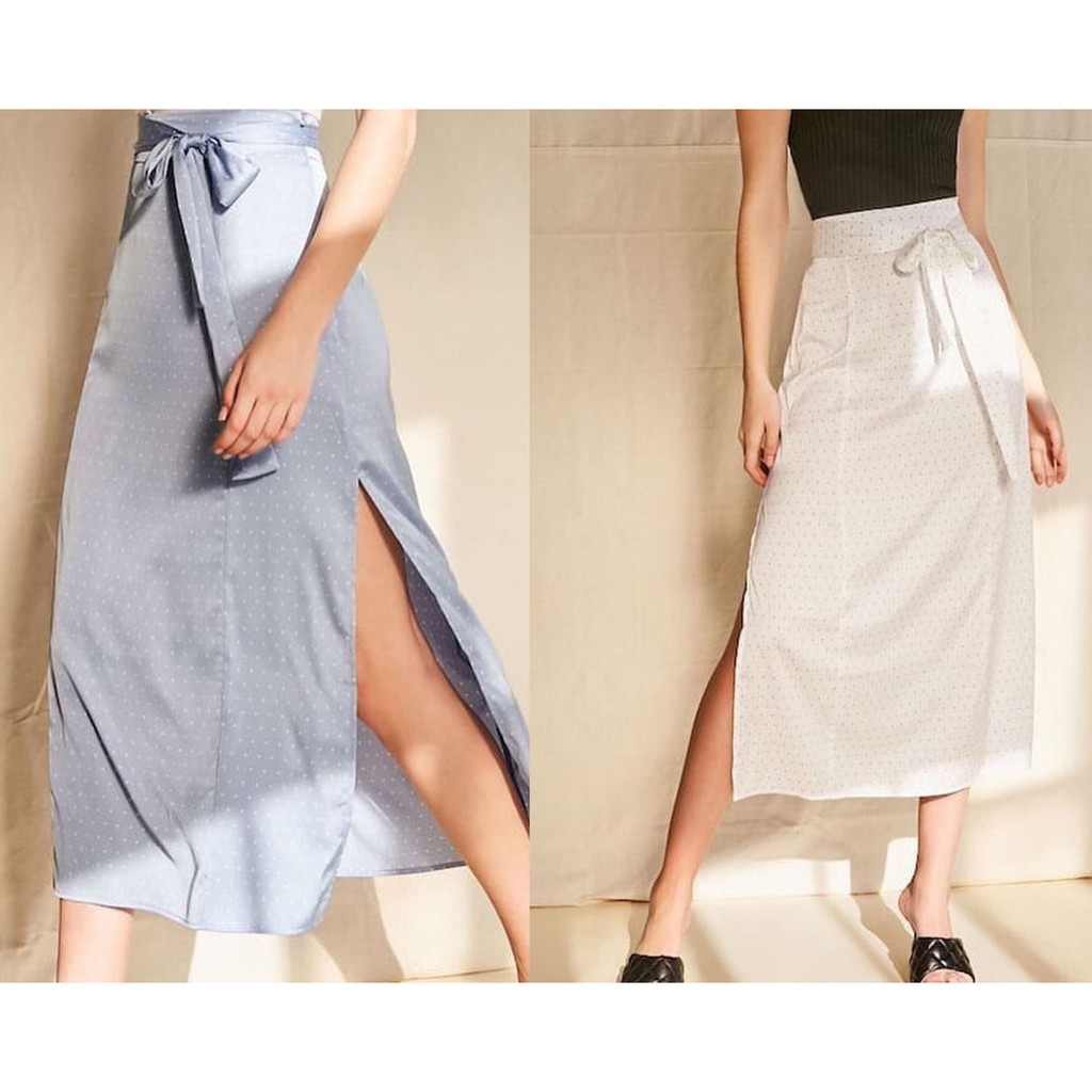 Chân Váy F21 Lụa Chấm Bi Xẻ Tà Nơ Eo