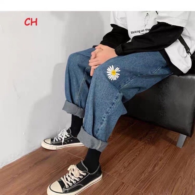 Quần Jeans Thêu Hoa Cúc