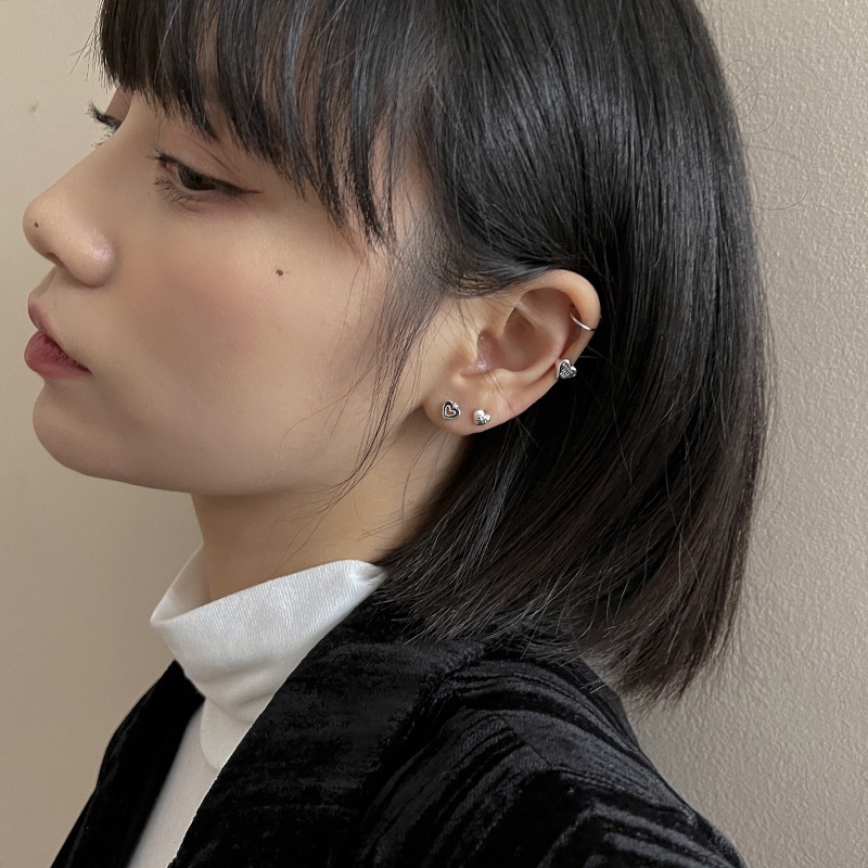 Set Khuyên Tai Hình Trái Tim Phong Cách Cổ Điển Cá Tính Dành Cho Nữ