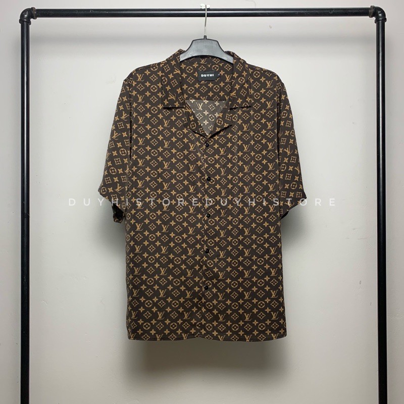 Áo sơ mi cộc tay unisex form rộng họa tiết LV NÂU cho nam nữ | DUYHI
