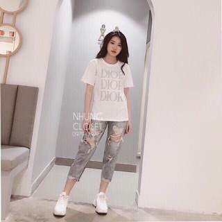 Quần bò rách tả tơi