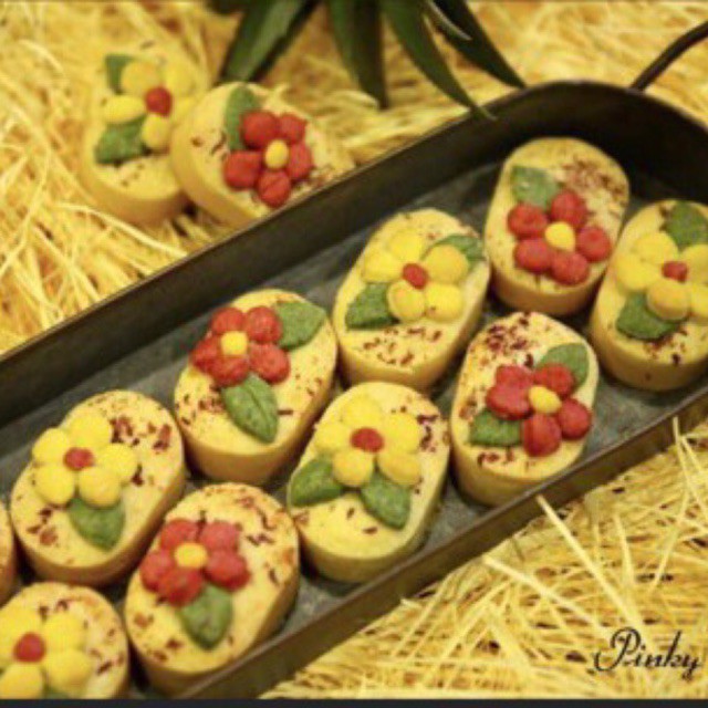 Dụng cụ làm bánh dứa hình hoa hiện đại