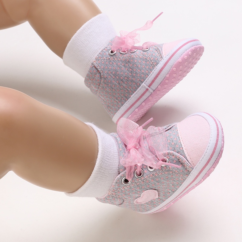 Giày Sneaker Màu Xám Chủ Đề Giáng Sinh Cho Bé Gái 1 Tuổi