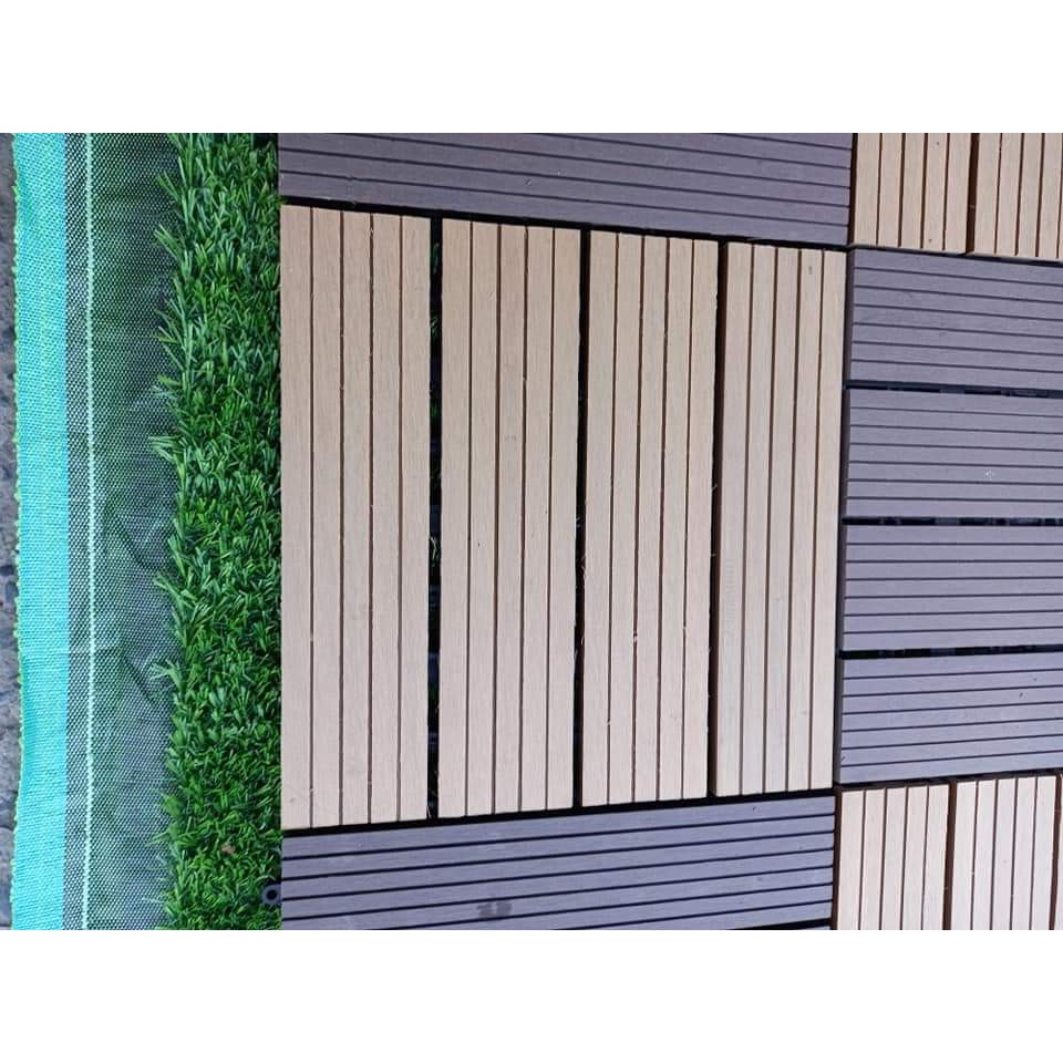 Vỉ sàn gỗ nhựa composite lót ban công kích thước 30x30cm, chịu nắng mưa