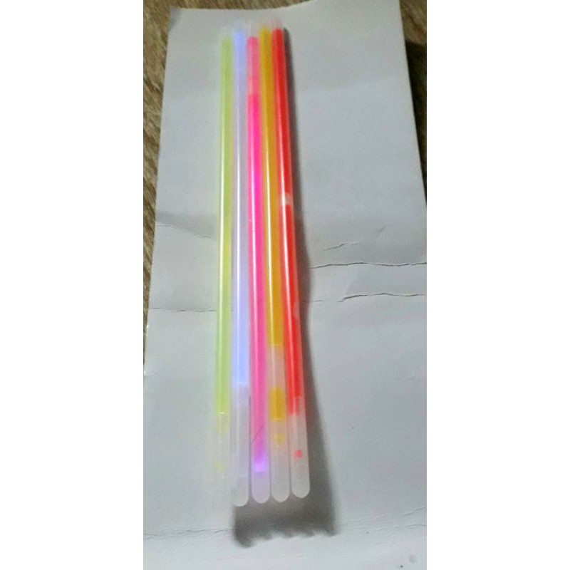 Trò chơi ánh sáng trang trí Tết trung thu_Sét 5 cây dạ quang phát sáng kích thước dài 20cm có 5 màu khác nhau