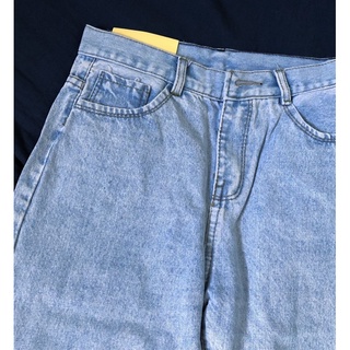 Quần jean nữ dáng baggy