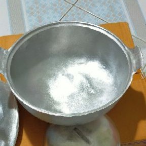 Nồi gang kho tộ dk25cm đúc thủ công nguyên khối đã xoa bóng mịn