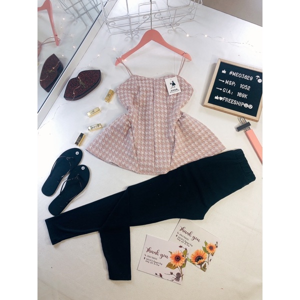 [Chuyên Sỉ] Set áo peplum và quần legging co dãn, lưng áo có khoá kéo.
