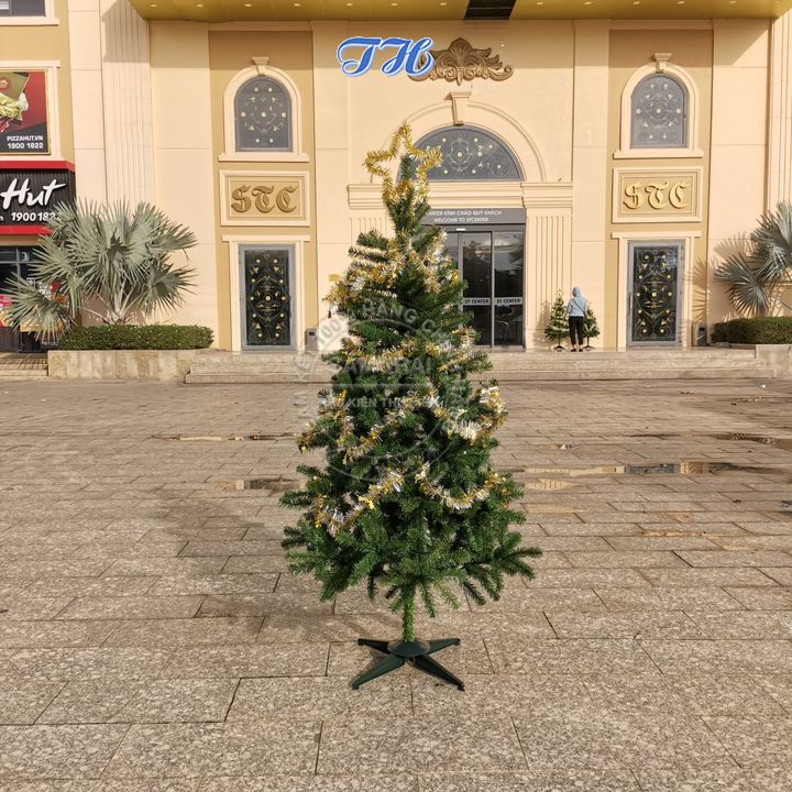 Cây thông noel 1m8 trang trí giáng sinh tặng kèm ngôi sao đỉnh, dây kim tuyến và dây đèn led trang trí nhà cửa