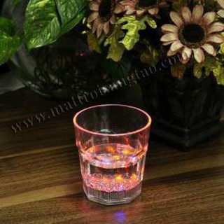 Cốc phát sáng đổi màu hanhshop21