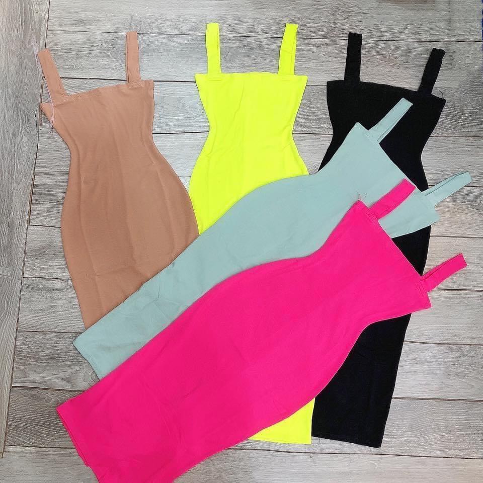 Đầm 2 dây bản vuông xẻ tà sau cực sang chảnh sexy | BigBuy360 - bigbuy360.vn