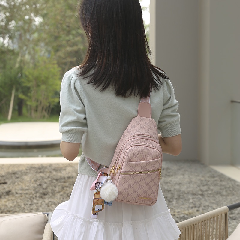 Túi Đeo Chéo Ngực Chất Liệu Da Mềm Thời Trang Cá Tính Cho Nữ