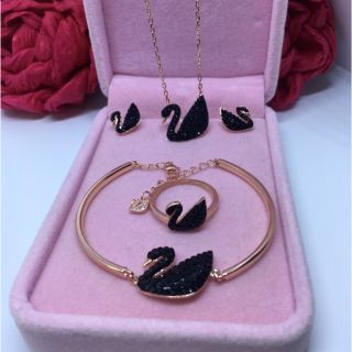 Bộ trang sức thiên nga đen