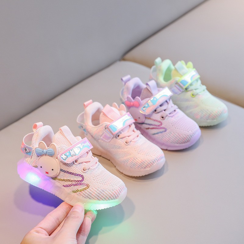 Giày thể thao đế có đèn LED chống trượt độc đáo cho bé