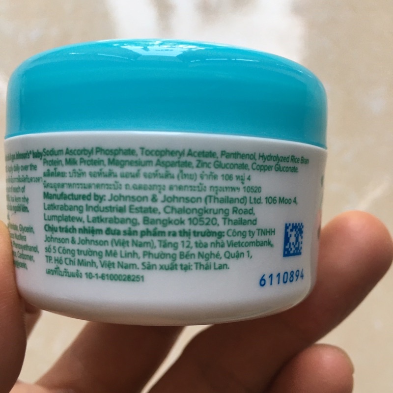 Kem nẻ Johnson Baby chống khô nẻ mùa đông cho bé 50g