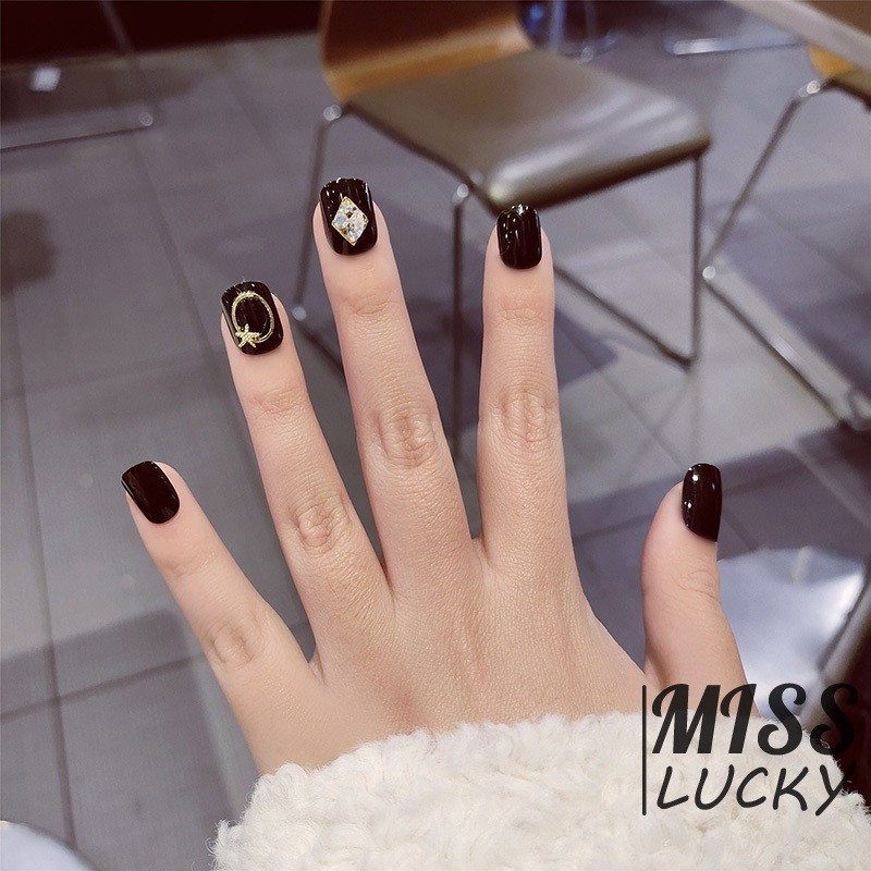 Set 24 Móng Giả Phối Vàng Phong Cách Retro Dành Cho Cô Dâu
