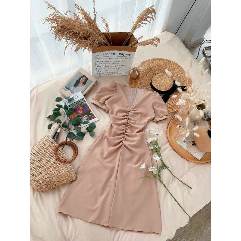 ĐẦM CỔ V NHÚN GIỮA SANG TRỌNG