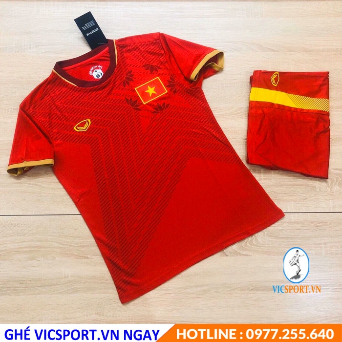 Quần Áo Bóng Đá Đội  Tuyển Việt Nam Đỏ 21.22 - Hàng Thái Lan - Vải Mè Cao Cấp - Vicsport