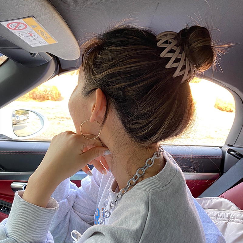 Kẹp tóc nhựa màu trơn thiết kế đơn giản dành cho nữ