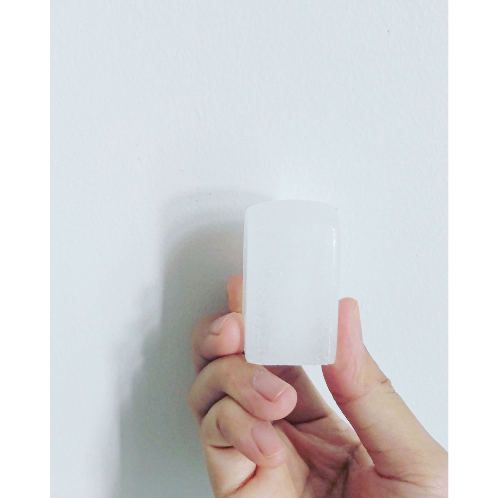 Lăn Khử Mùi Đá Muối Khoáng Thiên Nhiên Savenature (Crystal Deodorant Savenature, 60gr) - Không mùi không ố áo trắng