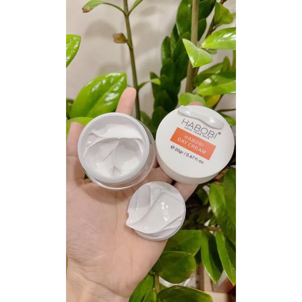 Kem dưỡng ẩm, trắng da, phục hồi nám  - ngày / đêm HABOBI NM CREAM