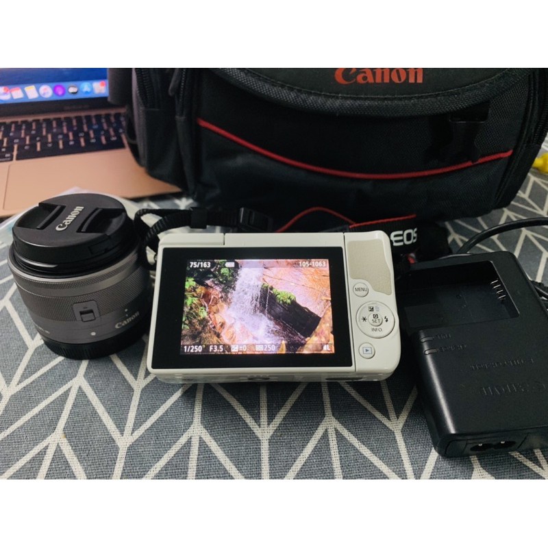 Máy ảnh Canon EOS M10 đủ phụ kiện