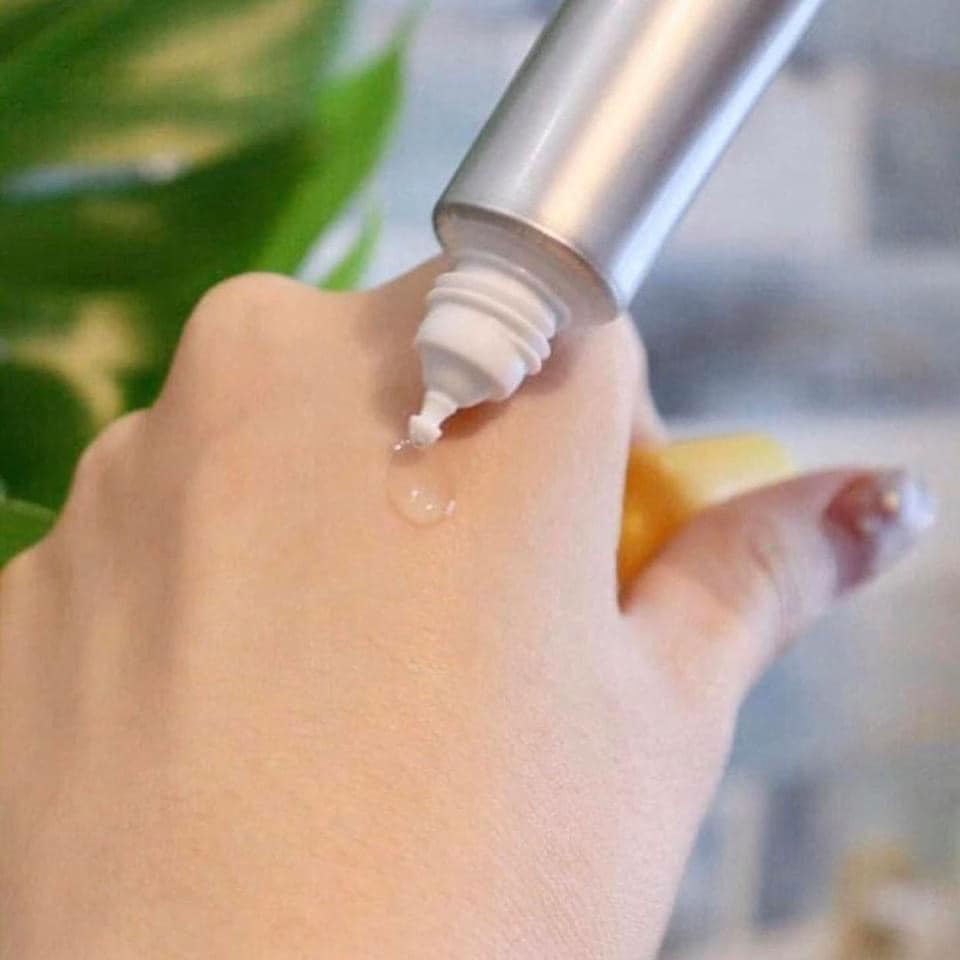 Rohto CC Melano Vitamin C - Serum Sáng Trắng Da Giảm Thâm
