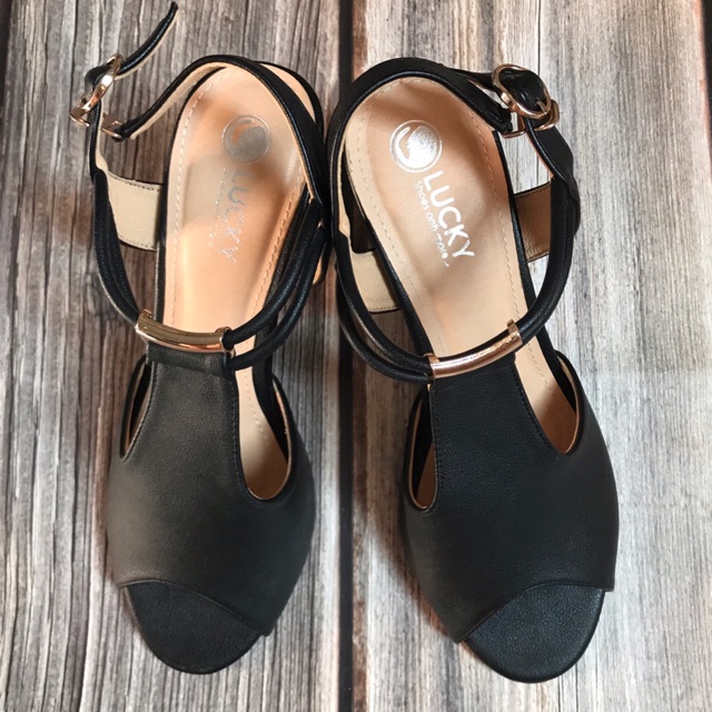 Thanh Lý giày gót vuông size 35.