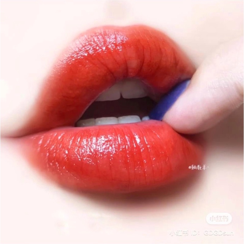 Son Gucci Rouge À Levres Satin Lip Colour màu 502 ,302 giá cạnh tranh