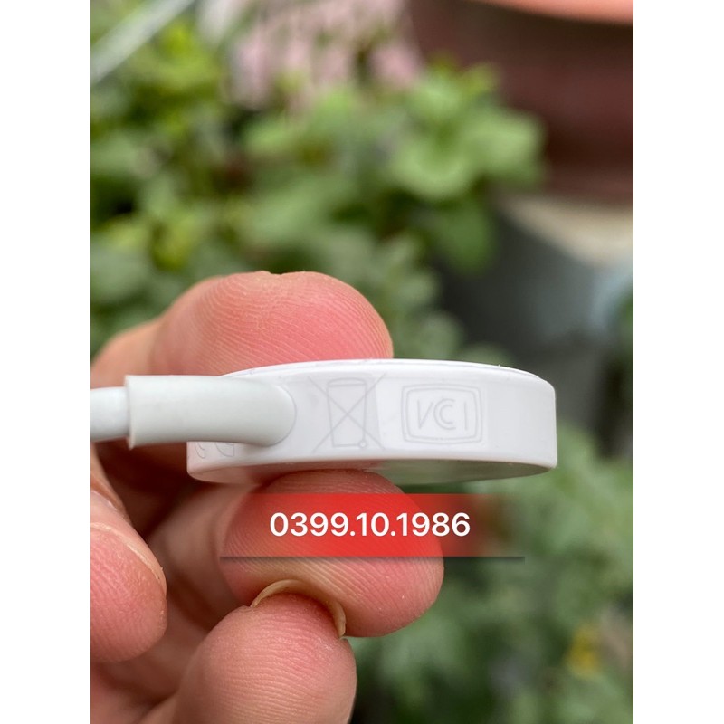 Cáp Apple Watch Seri 5 chính hãng Apple sạc êm ru , sạc tất cả các Model