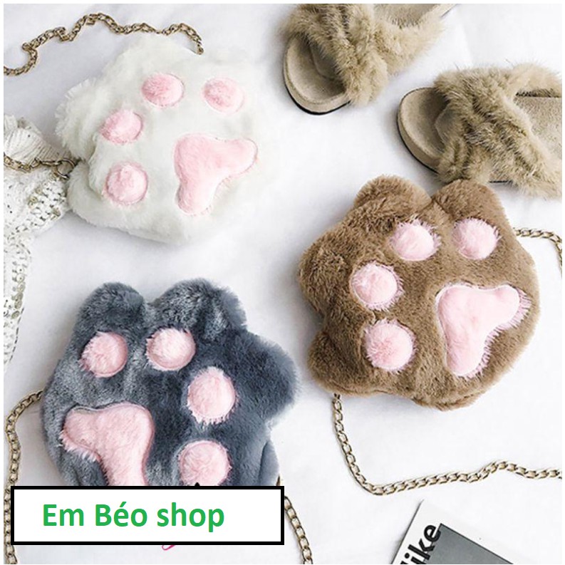 Túi đeo chéo chân mèo lông mịn.