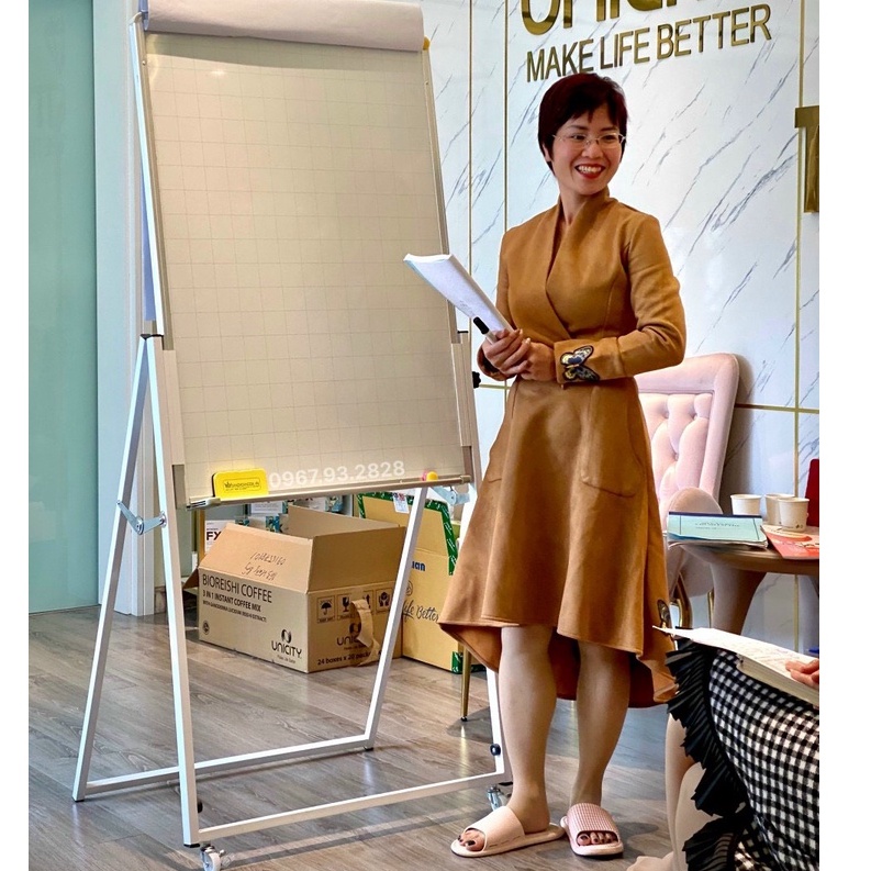 Bảng flipchart chân gấp  ,Bảng Thuyết Trình đa năng ,tặng giấy ,bút dạ ,bông lau
