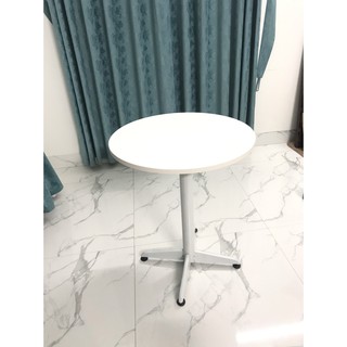 Bàn Eames tròn